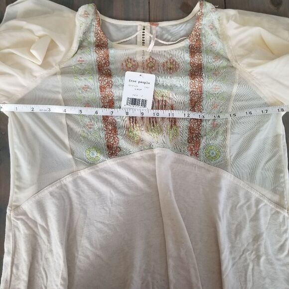 Free People urban outfitters Beige Embroidered Top Small - Picture 7 of 13
